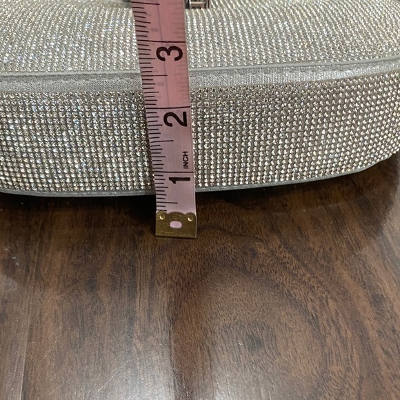 Elegant Silver Women's Shoulder Bag Purse - Picture 3 of 15